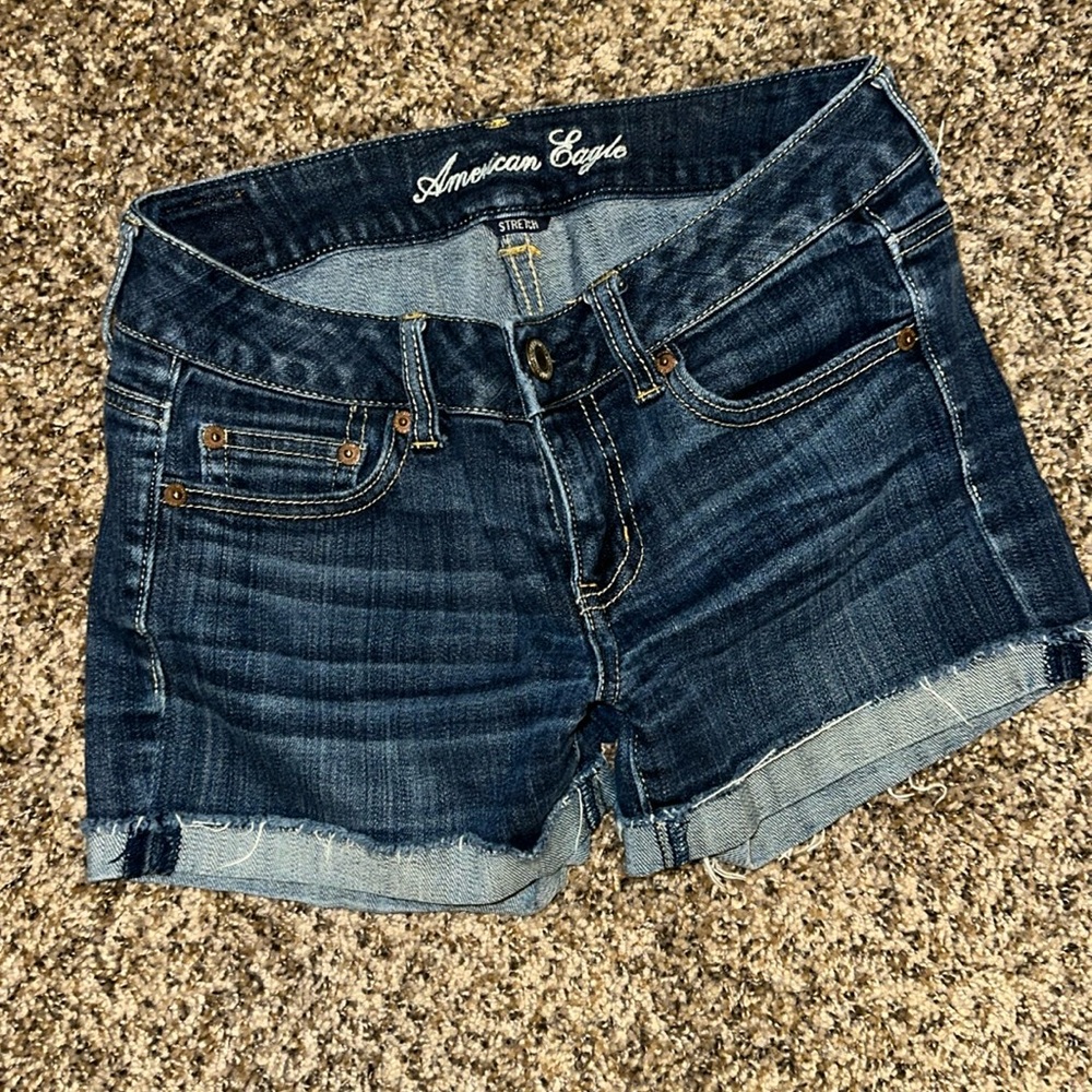 Size 4 AEO stretch Cuffed Jean Shorts
